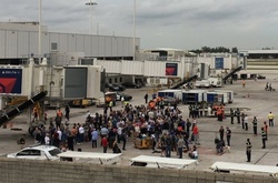 Транспортна безпека США попередила: в аеропорту Флориди знаходиться ще один озброєний чоловік