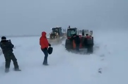 На Одещині техніка, яка йшла на допомогу, застрягла в снігових заметах