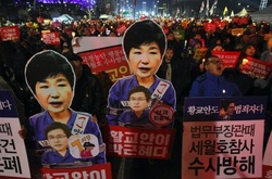 На антипрезидентській демонстрації в Сеулі буддійський монах підпалив себе