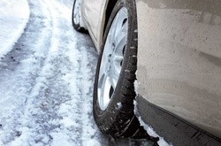 Столичних водіїв попереджають про ожеледицю на дорогах