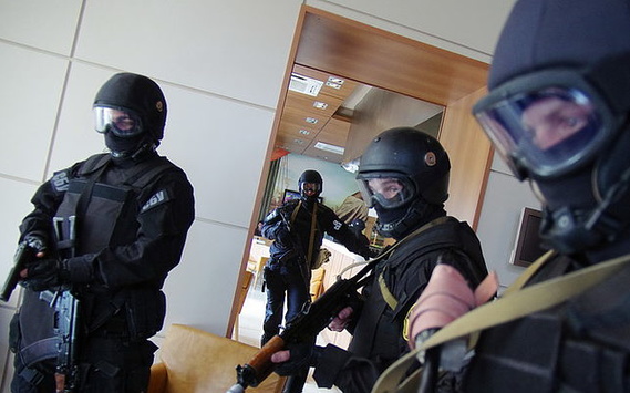 Правоохоронці в Харкові обшукують міськраду