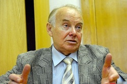 Москва підкинула нам підступне гасло «Єдина країна – Единая страна» &ndash; науковець