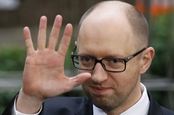 Яценюк похвалив американських сенаторів за новий санкційний законопроект щодо РФ