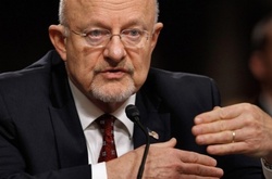 Глава нацрозвідки США обговорив з Трампом «компромат» на нього