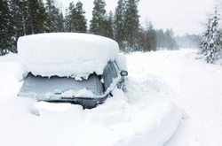 Рятувальники «відкопали» з заметів понад дві тисячі автівок