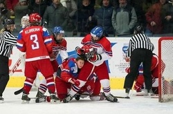 Хокеїстки збірних Росії і Чехії влаштували «льодове побоїще»