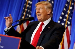  Звинувачення проти Дональда Трампа в документах нагадують сцени з поганого фільму 