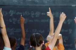 Із обов’язкової програми для 10-11 класів можуть зникнути фізика та хімія