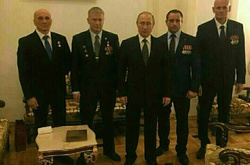  Президент Росії Владімір Путін в компанії з головою військових найманців Дмітрієм Уткіним  