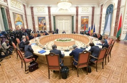 Про миротворчі ініціативи, мир та війну