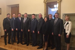 Луценко у Латвії домовився про повернення коштів екс-чиновників