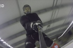Як солдати НАТО у Латвії грають у хокей