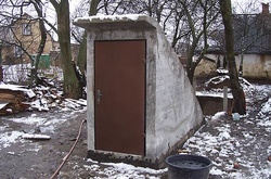 У Солом'янському районі 87-річний дідусь застряг в погребі