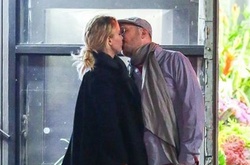 Родители Дженнифер Лоуренс недовольны ее романом с 47-летним режиссером