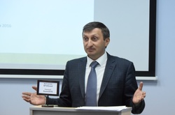 Український ланч у Давосі – можливість контакту із «сірим кардиналом» Трампа і Тіллерсона – експерт