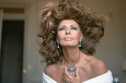 «Americano» и все фильмы легендарной Софи Лорен в одном клипе