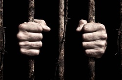 У Запорізькій області чоловіка, який ґвалтував свого сина, засудили до 11 років