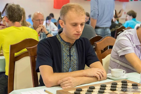 Українського чемпіона з шашок дискваліфікували на три роки за вишиванку