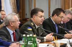 Міністр оборони розраховує на підтримку іноземних радників у військовій реформі