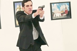 Вбивство посла РФ у Туреччині: затримано організатора виставки в Анкарі