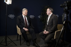 Порошенко заявив, що санкції мотивують Росію сісти за стіл переговорів