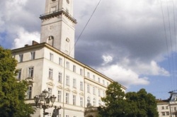 Сміттєвий колапс у Львові: Садовий скликав екстрену сесію міськради 