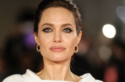 Анджелина Джоли в бешенстве: Голливуд встал на сторону Брэда Питта