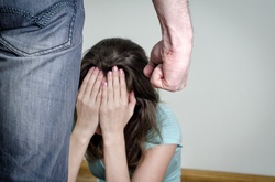 Б'є - отже, любить. Більшість росіян підтримали декриміналізацію побоїв у сім'ї