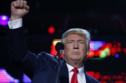 У Нью-Йорку на мітинг проти Трампа вийшли мер і голлівудські актори 