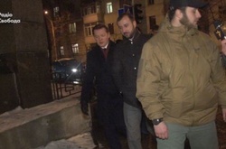 Журналісти назвали нічних відвідувачів Банкової