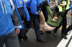 У Вашингтоні двоє поліцейських поранені в ході сутичок з протестувальниками 