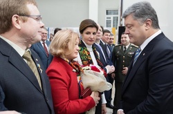 Порошенко нагородив соратницю орденом