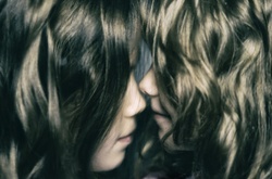 30 невероятных снимков молодой мамы, которая уволилась с работы ради своих дочерей