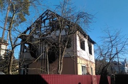 На Київщині вночі згорів великий котедж