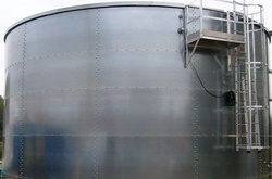 На Водохреще в Росії чоловіки потонули в резервуарі з питною водою