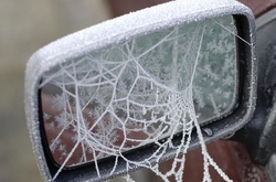 Как мороз превращает автомобили в предметы искусства