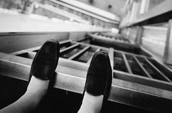 На Київщині школярка вистрибнула з балкону багатоповерхівки 