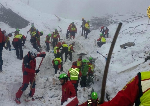 З-під уламків накритого лавиною італійського готелю витягли 15-ту жертву
