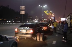 З шинами та перекритими дорогами: як власники авто з іноземною реєстрацією провели перший день протестів
