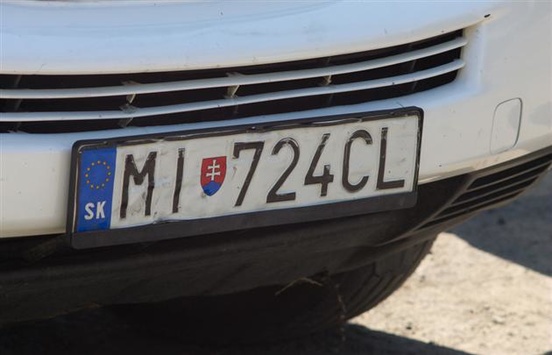Чи варто дозволити громадянам України їздити на нерозмитнених авто? Опитування