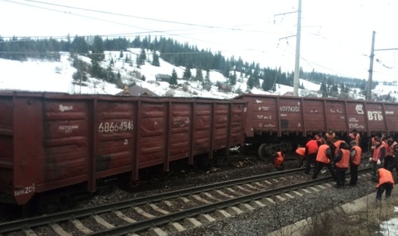 На Черкащині з рейок зійшов зерновоз: 10 пасажирських потягів затримуються