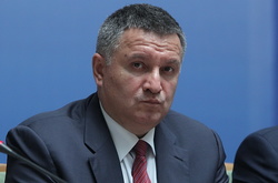 Аваков заспокоїв водіїв: посвідчення не будуть міняти кожних п'ять років