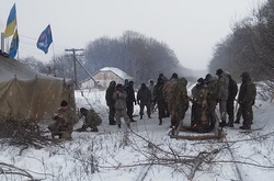Активісти другий день блокують залізницю на Луганщині. Прокуратура відкрила провадження