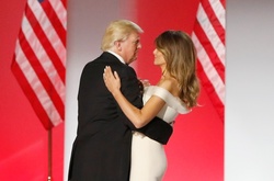 Дизайнер Мелании Трамп рассказал, как ему работалось с первой леди США