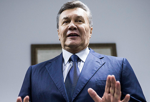 Адвокат Януковича відмовився прийняти уточнену підозру у держзраді