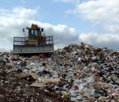 Львівський аеропорт вимагає скасувати сміттєву ухвалу про ділянки для пресування відходів
