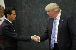 Президенти США та Мексики вирішили публічно не обговорювати будівництва стіни