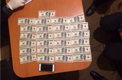 Хабарника із Житомирської ОДА взяли під варту