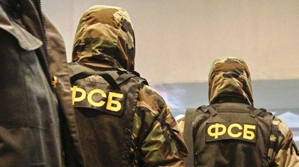 Російські силовики влаштували «маски-шоу» у редакції кримського ЗМІ 