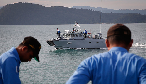 Зникле біля берегів Малайзії судно з китайськими туристами затонуло